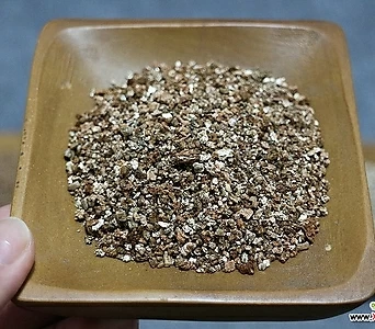 철이다육 질석 골드(약1.2-5mm정도)3L 버미큘라이트 1